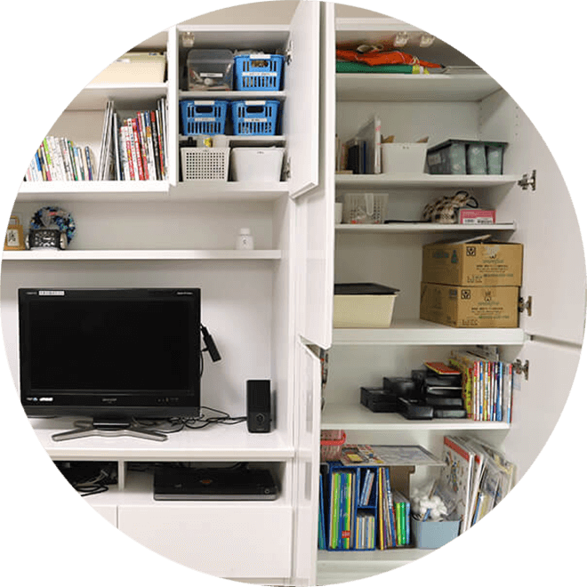 キッチン、リビングなど名古屋で整理収納アドバイザーを取得したお掃除のプロが収納したあとのテレビボードの写真