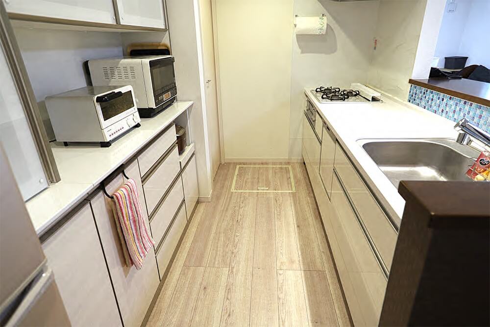 キッチン、リビングなど名古屋で整理収納アドバイザーを取得したお掃除のプロが整理した後のスッキリとしたキッチンの写真